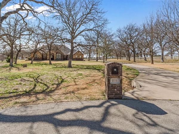 211 Pack Saddle Trail, Weatherford, TX 76088