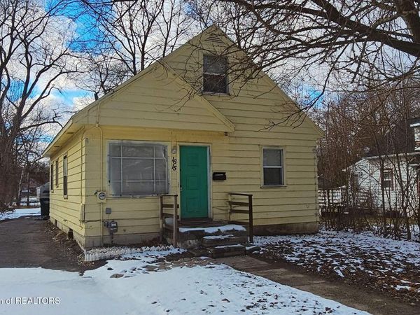 1615 Roseneath Avenue, Lansing, MI 48915