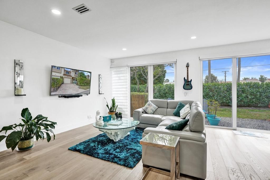 6800 Via Regina, Boca Raton, FL 33433 Photo