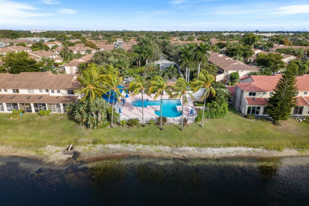 6800 Via Regina, Boca Raton, FL 33433 Photo
