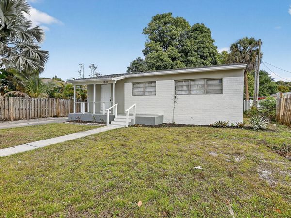 1708 NW 8th Avenue, Fort Lauderdale, FL 33311