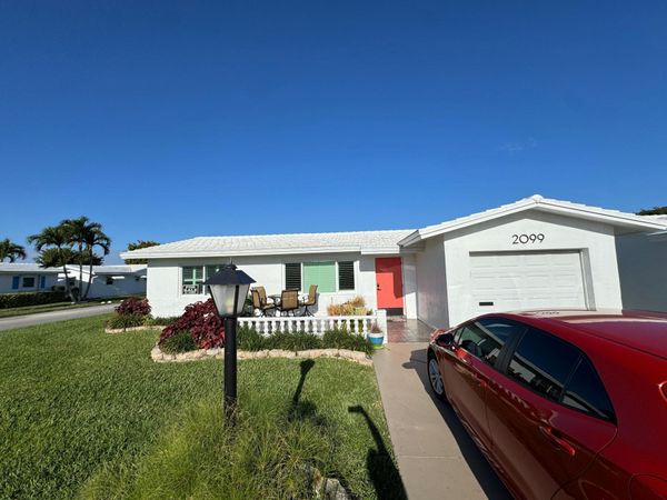 2099 SW Lake Circle Drive, Boynton Beach, FL 33426