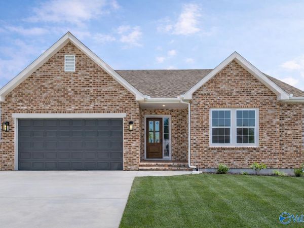 51 Monterey Drive, Albertville, AL 35950
