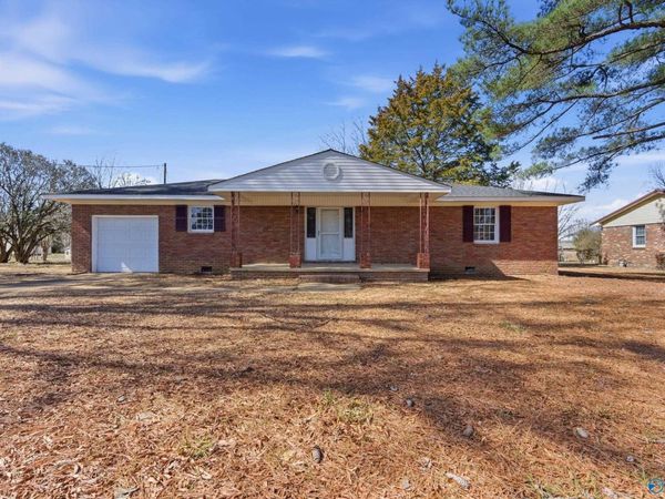301 Holloway Street NW, Hartselle, AL 35640