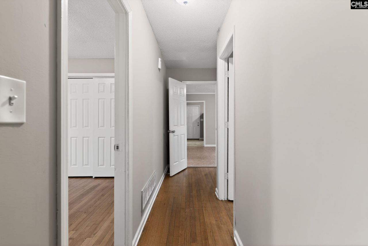 70 Lansing Circle  Photo 33