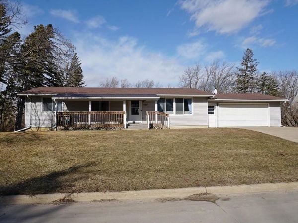 1007 11th Street, Charles City, IA 50616
