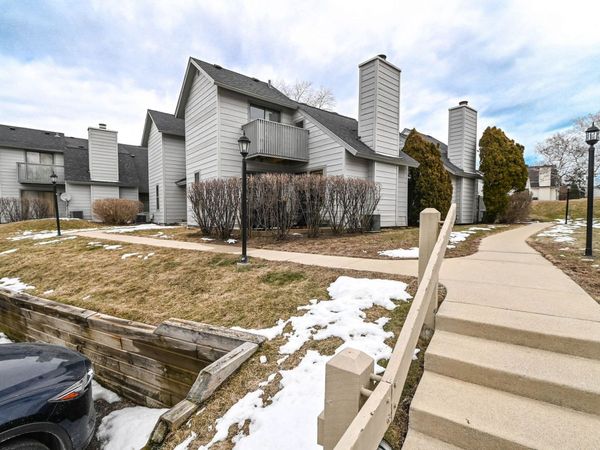 598 Dunham Road, Gurnee, IL 60031