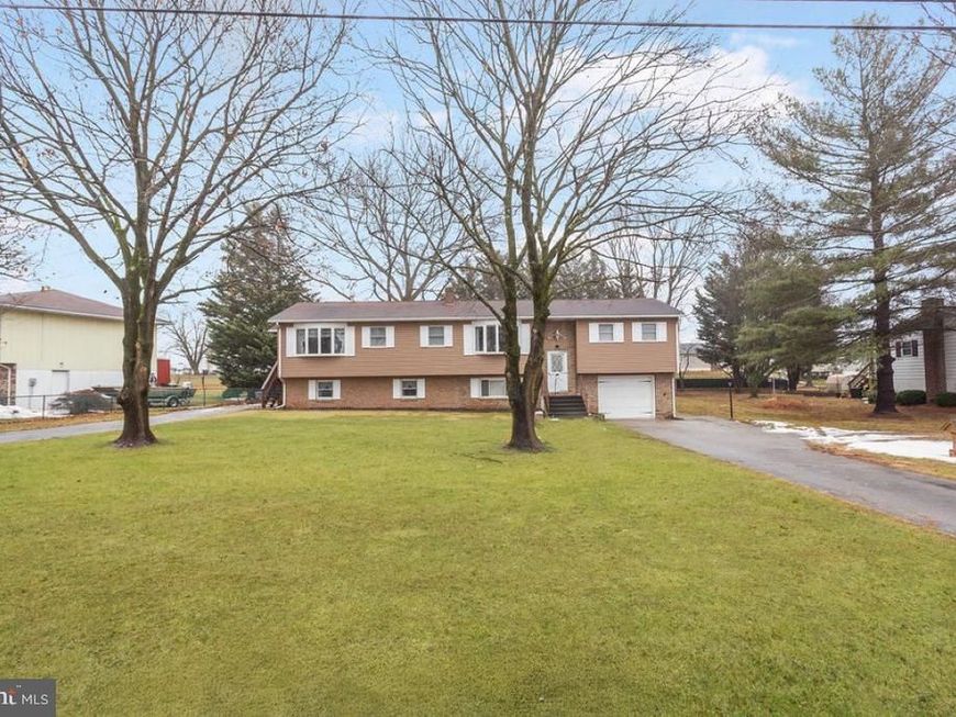 1002 Frederick Pike, Littlestown, PA 17340 Main Photo