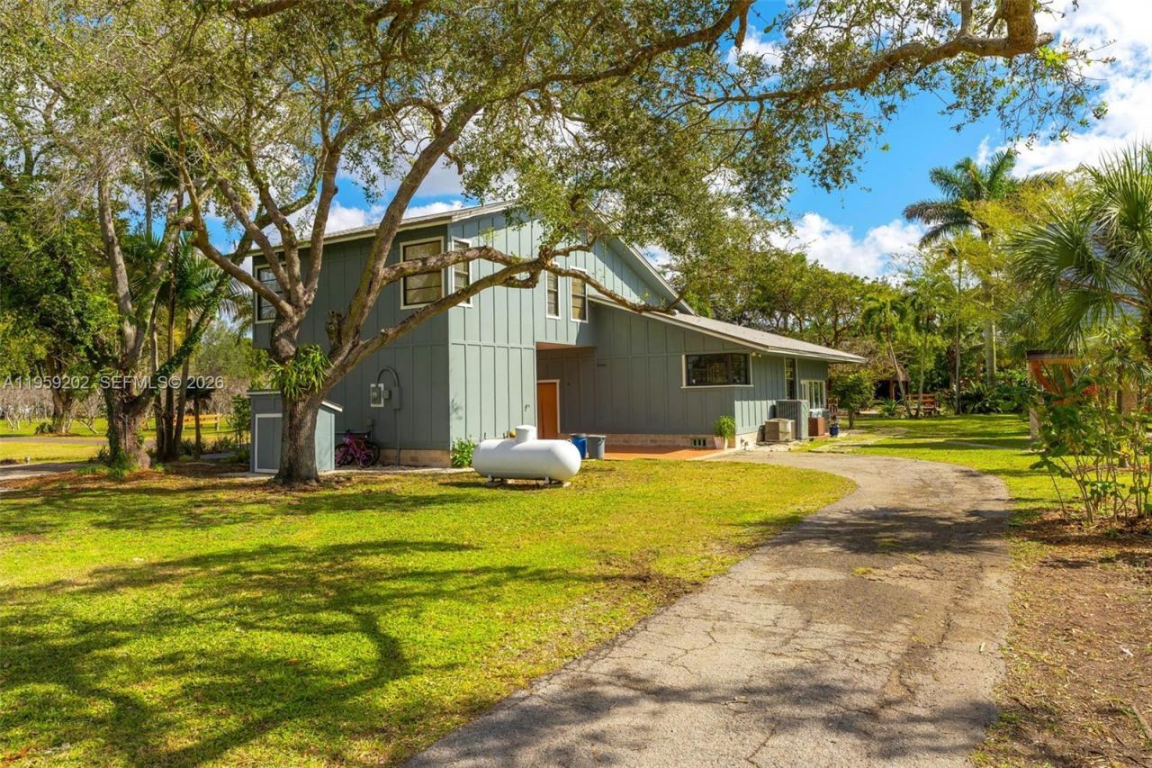 19820 SW 244th St, Homestead, FL 33031 Photo