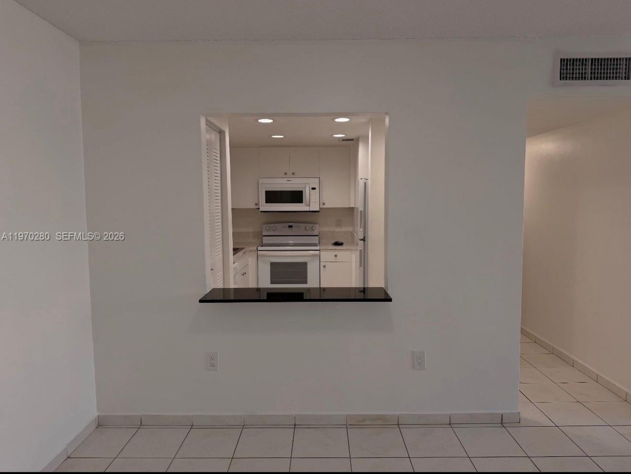 8050 NW 8th St , Unit 1307, Miami, FL 33126 Photo