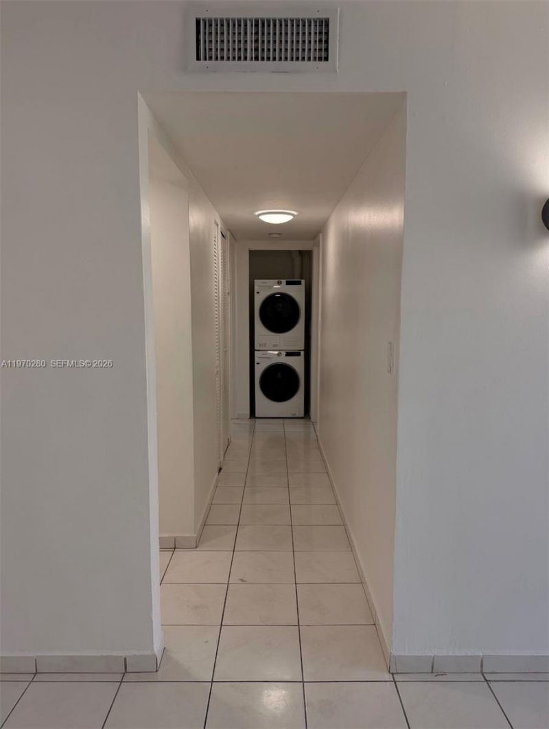 8050 NW 8th St , Unit 1307, Miami, FL 33126 Photo