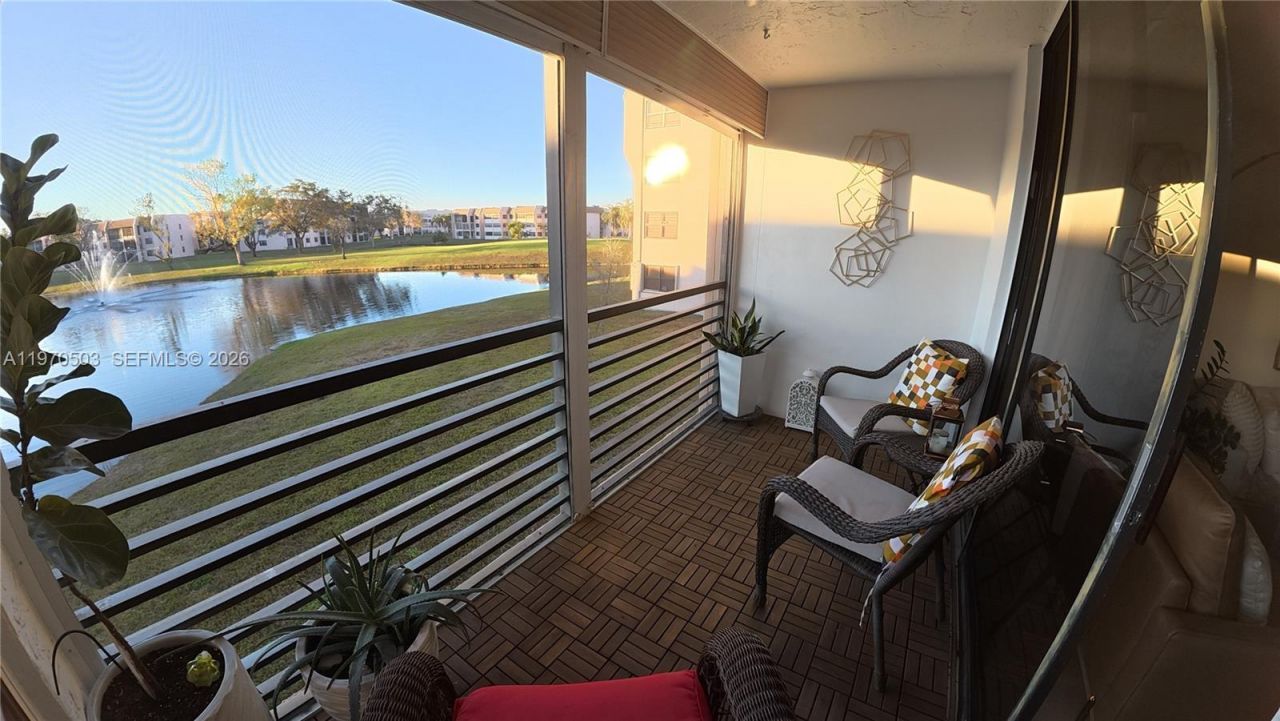 10303 Sunrise Lakes Blvd, Unit 211, Sunrise, FL 33322 Photo