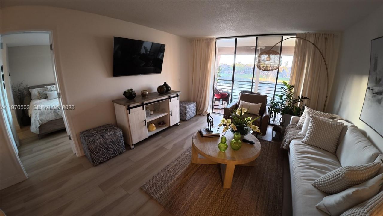 10303 Sunrise Lakes Blvd, Unit 211, Sunrise, FL 33322 Photo