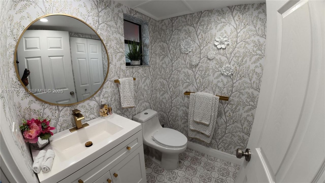 10303 Sunrise Lakes Blvd, Unit 211, Sunrise, FL 33322 Photo