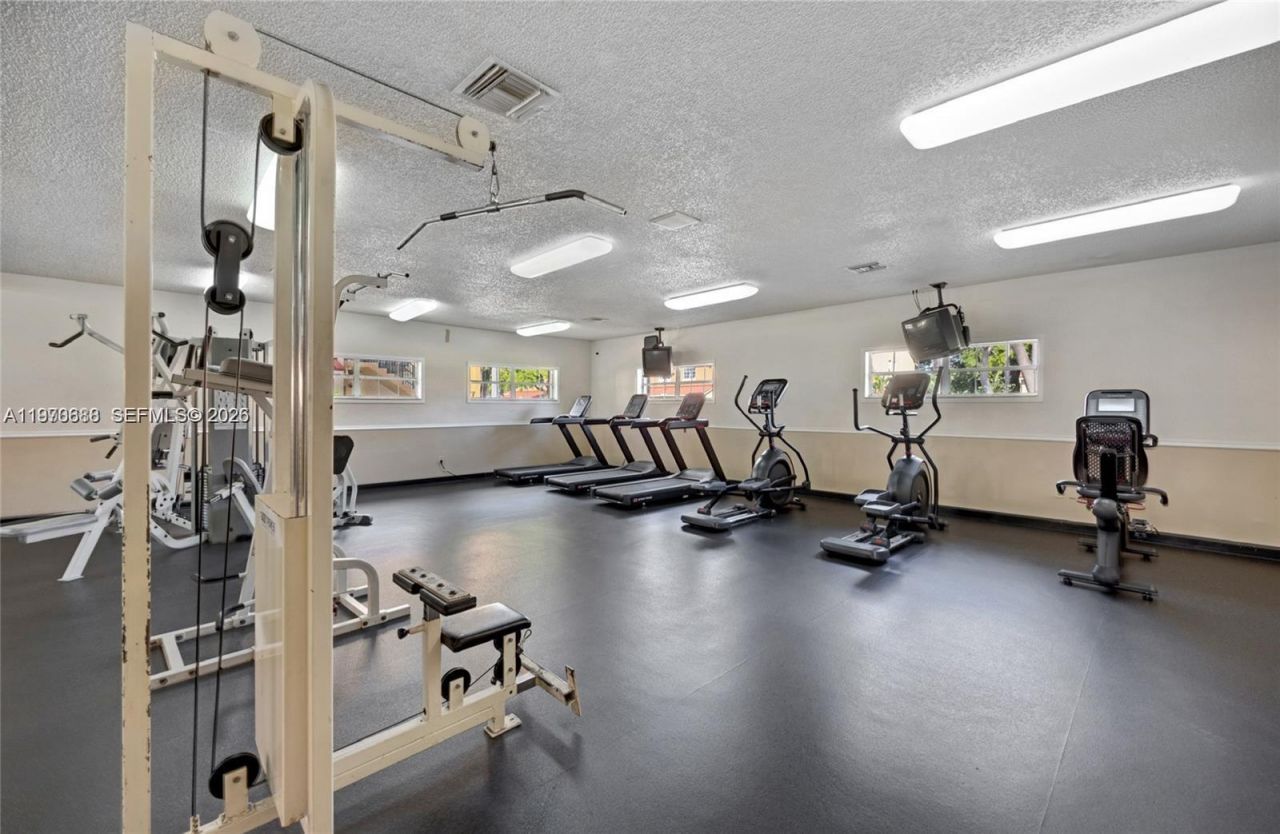 18336 NW 68th Ave, Unit I, Hialeah, FL 33015 Photo