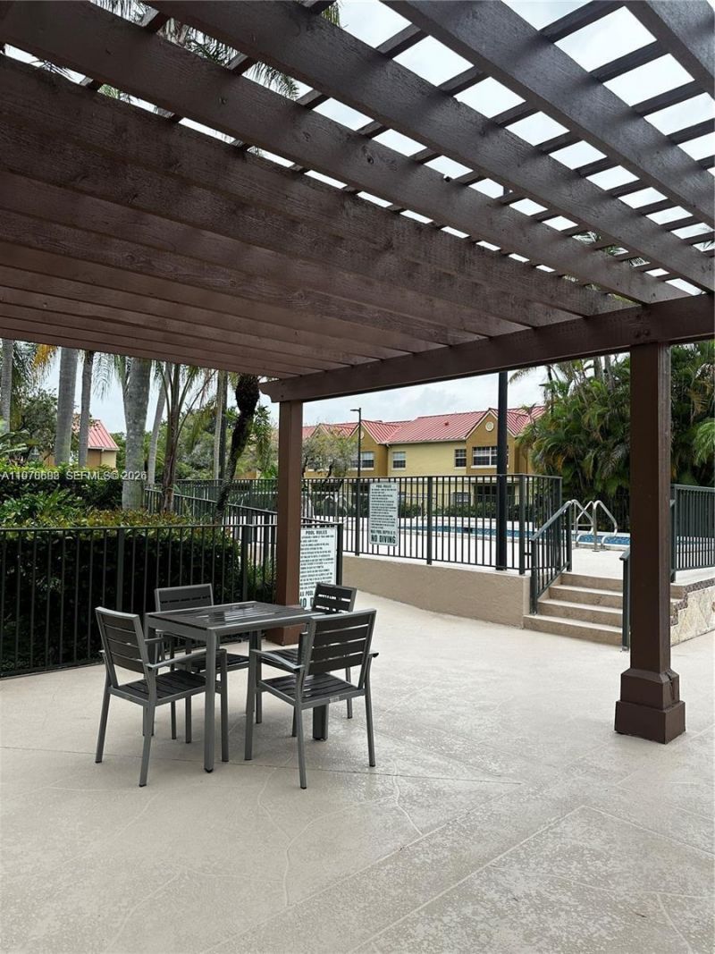 18336 NW 68th Ave, Unit I, Hialeah, FL 33015 Photo