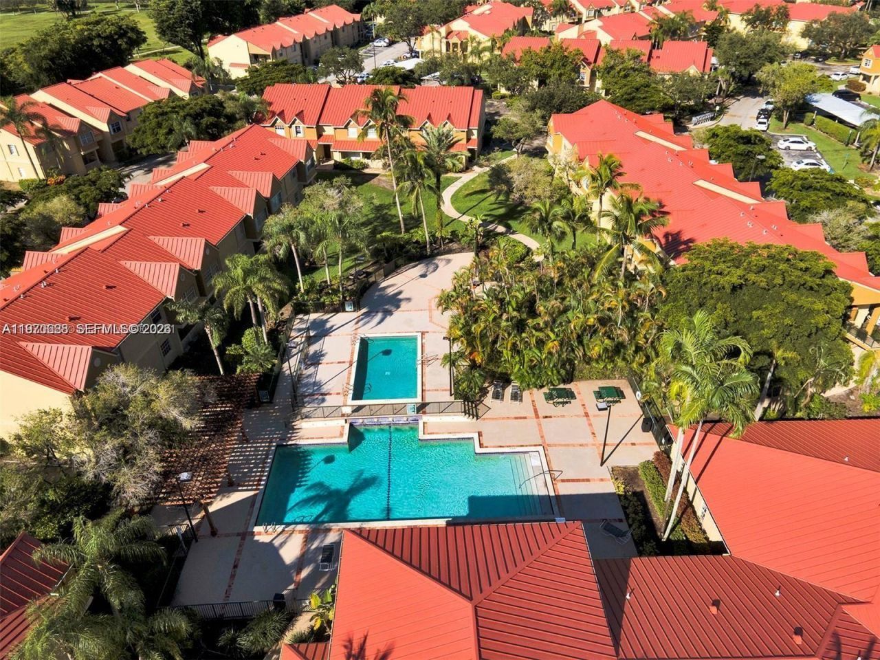 18336 NW 68th Ave, Unit I, Hialeah, FL 33015 Photo