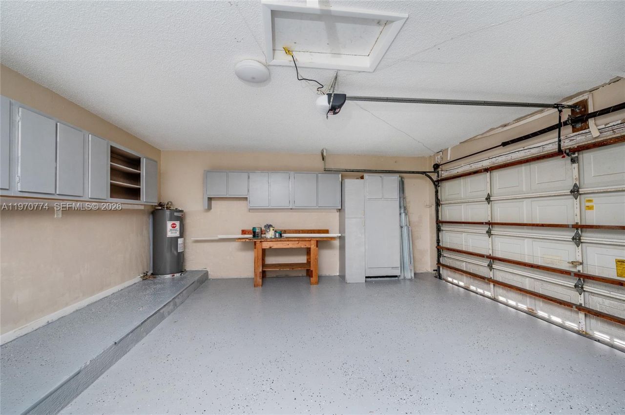 210 SW 98th Ter, Pembroke Pines, FL 33025 Photo