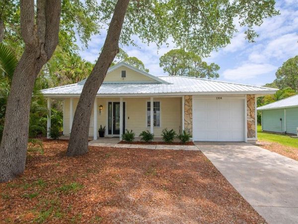 1304 32nd Avenue SW, Vero Beach, FL 32968