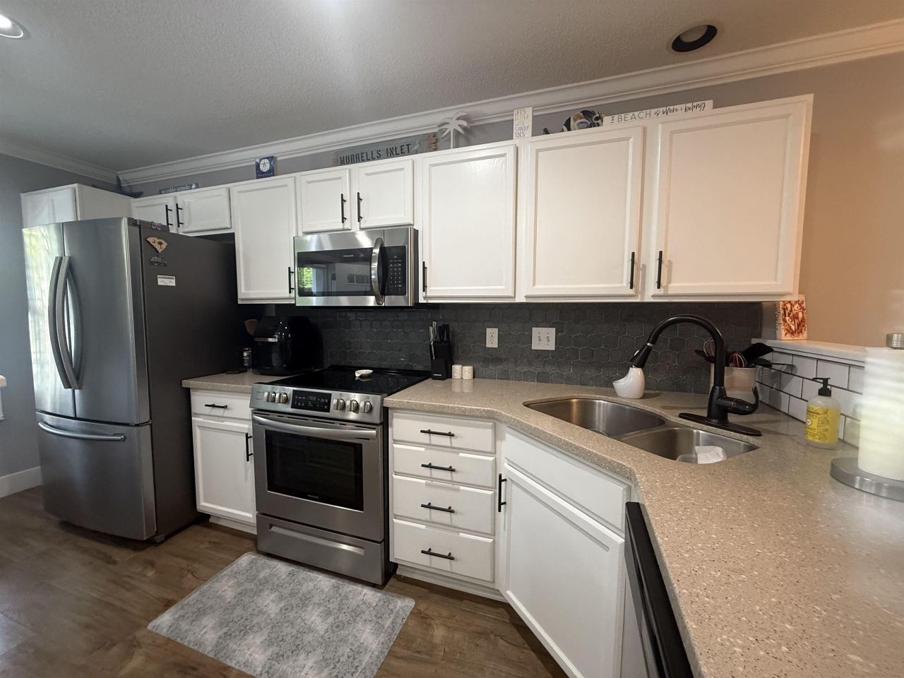 106 Wimbledon Way Photo 5