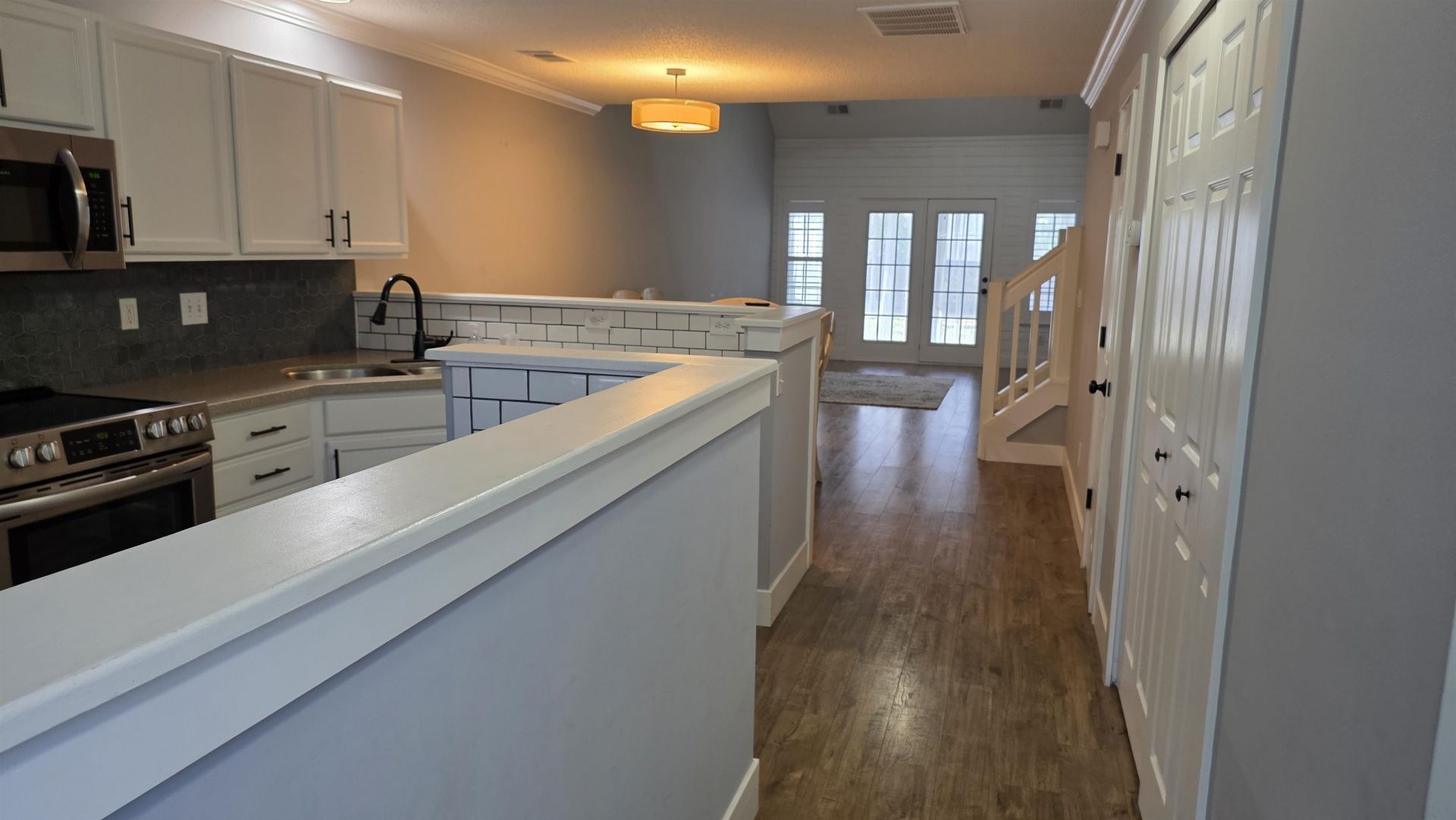 106 Wimbledon Way Photo 8