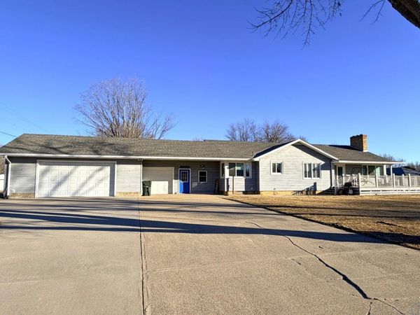 601 EVANS ST, Sloan, IA 51055