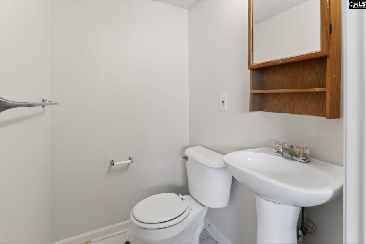 215 Berry Ridge Circle  Photo 17