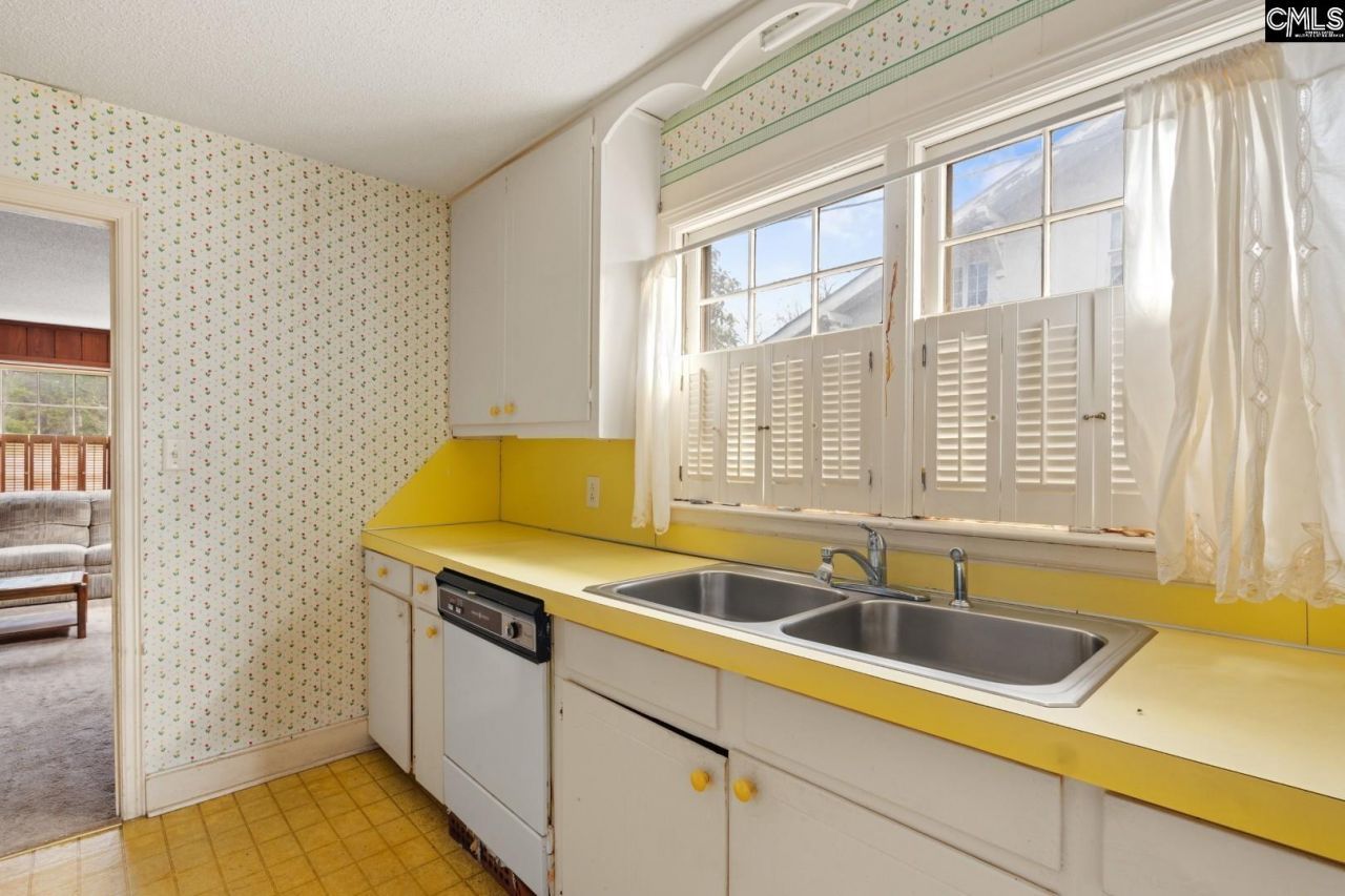 212 Ridge Street  Photo 9