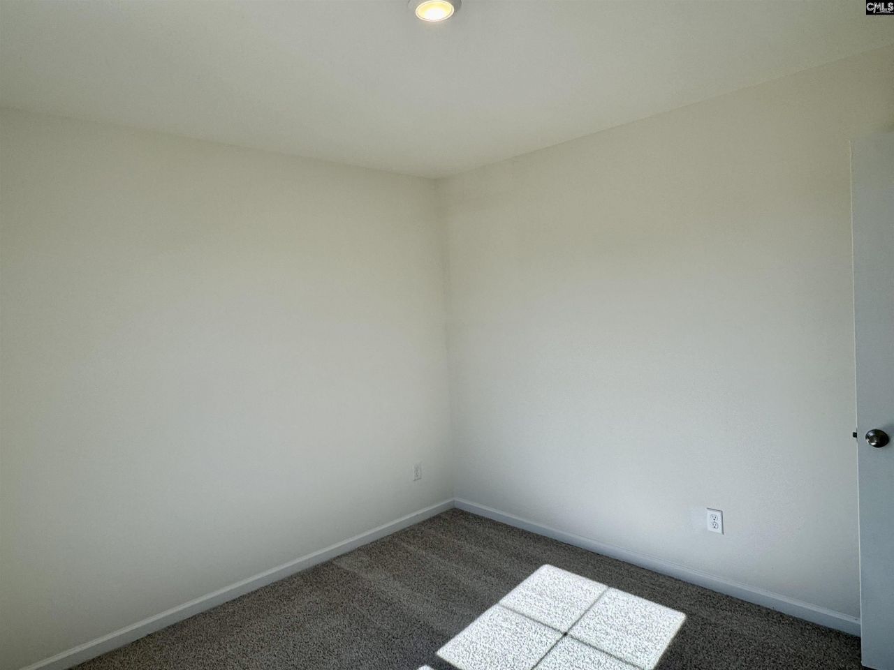 570 Griffon Drive Photo 10