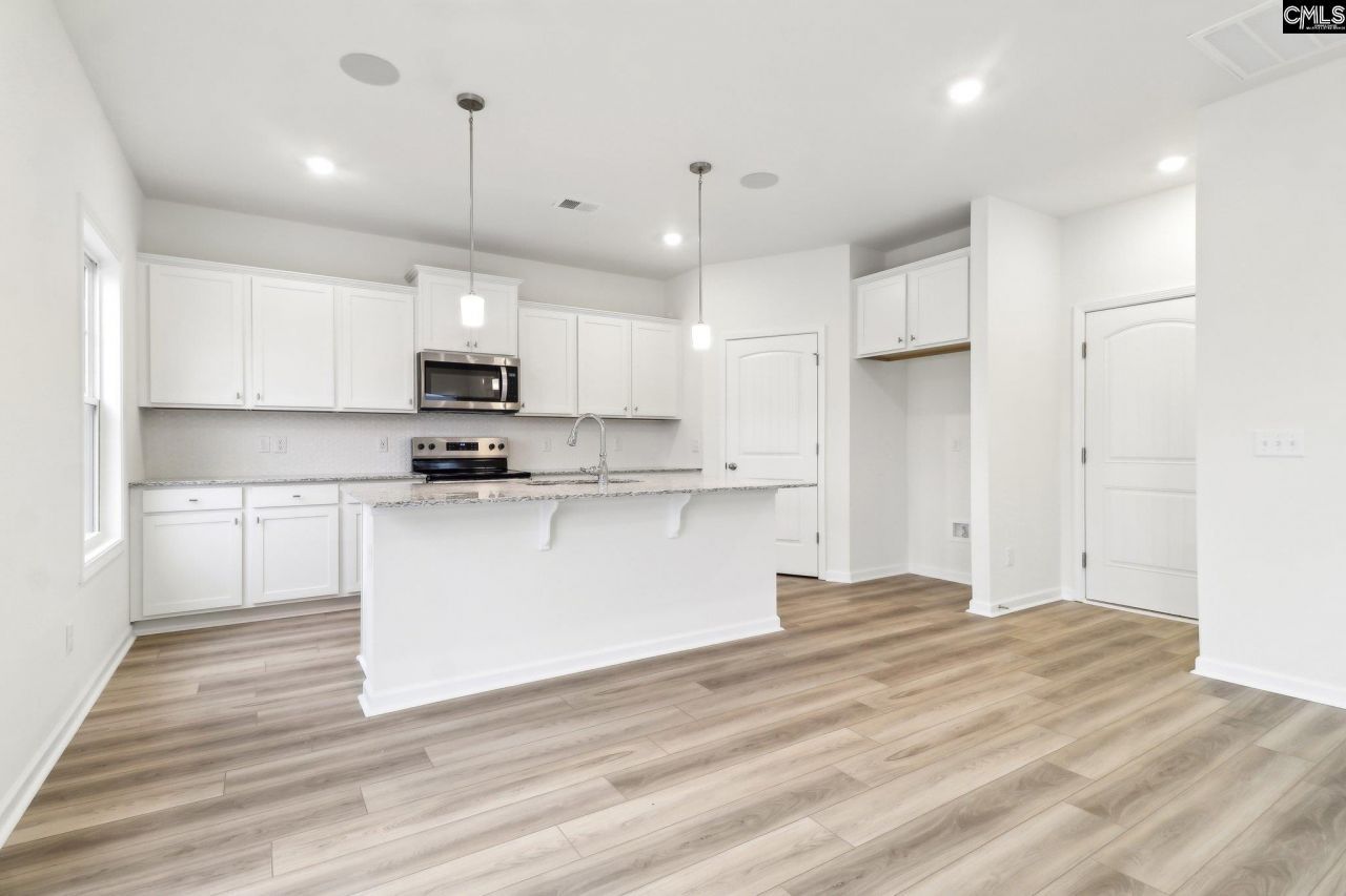 570 Griffon Drive Photo 27