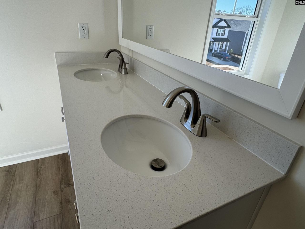 570 Griffon Drive Photo 9