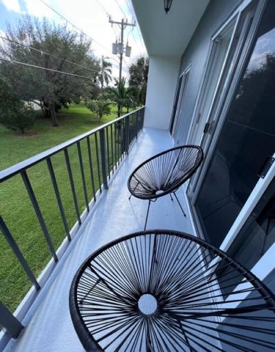 208 S Lakeside Drive, Unit 202, Lake Worth Beach, FL 33460 Photo