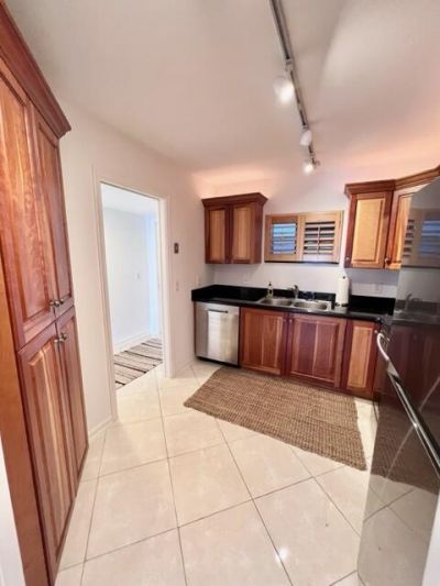 208 S Lakeside Drive, Unit 202, Lake Worth Beach, FL 33460 Photo
