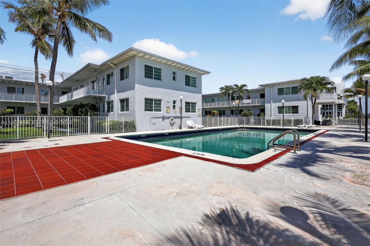 7207 Bay Drive, Unit #25, Miami Beach, FL 33141 Photo