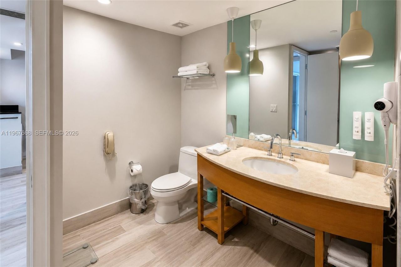 18683 Collins Ave, Unit 1404, Sunny Isles Beach, FL 33160 Photo