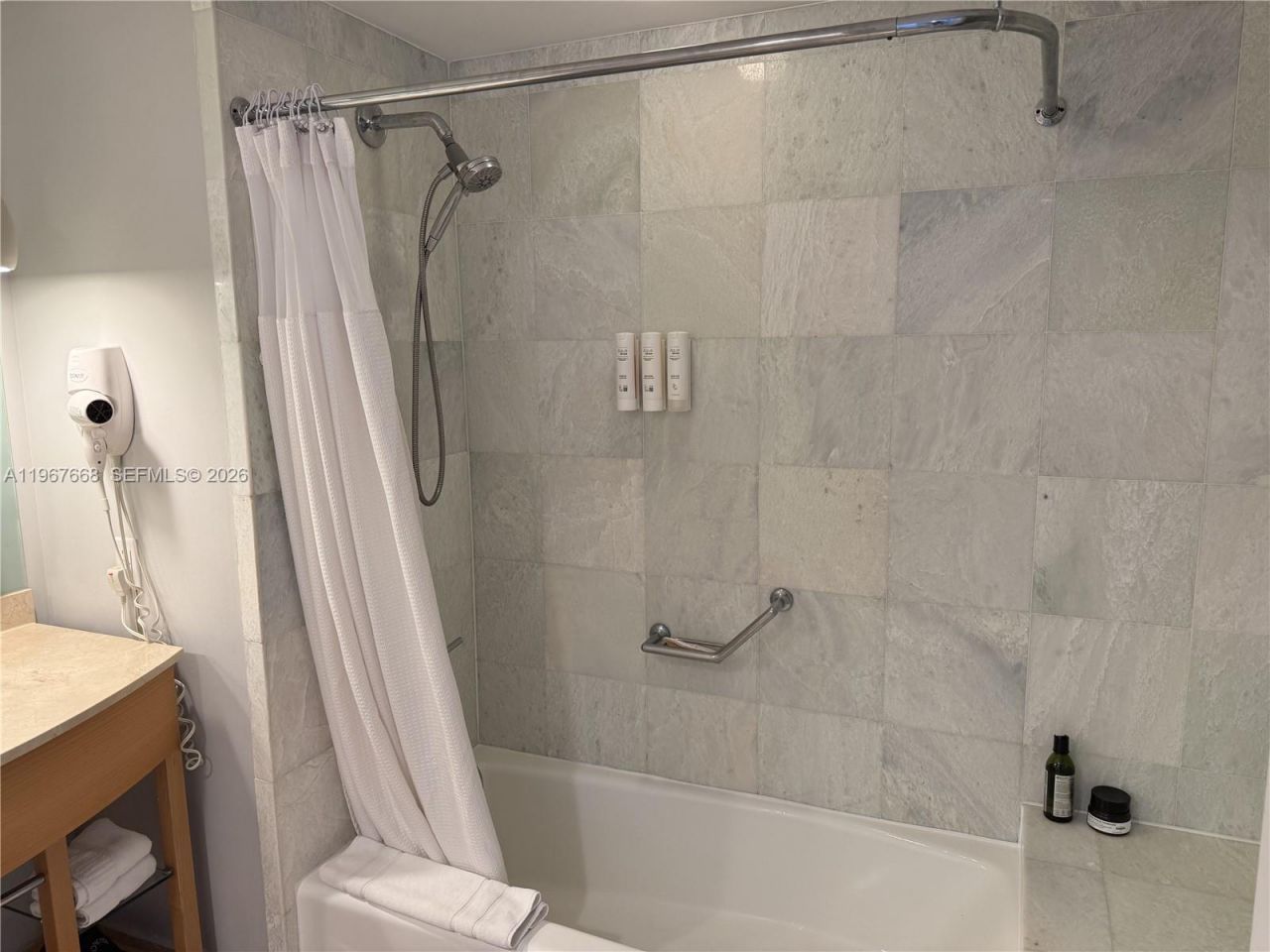 18683 Collins Ave, Unit 1404, Sunny Isles Beach, FL 33160 Photo