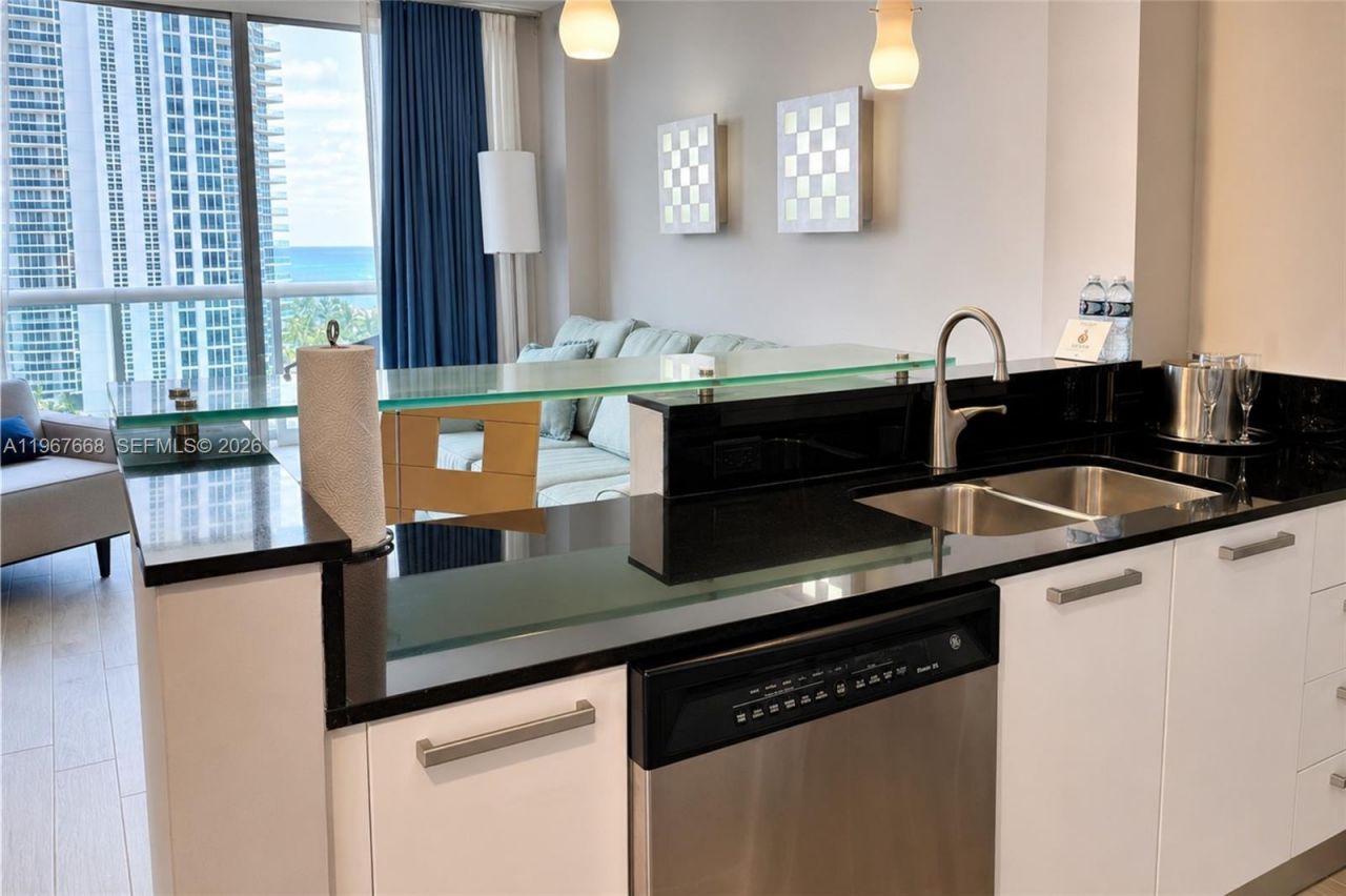 18683 Collins Ave, Unit 1404, Sunny Isles Beach, FL 33160 Photo