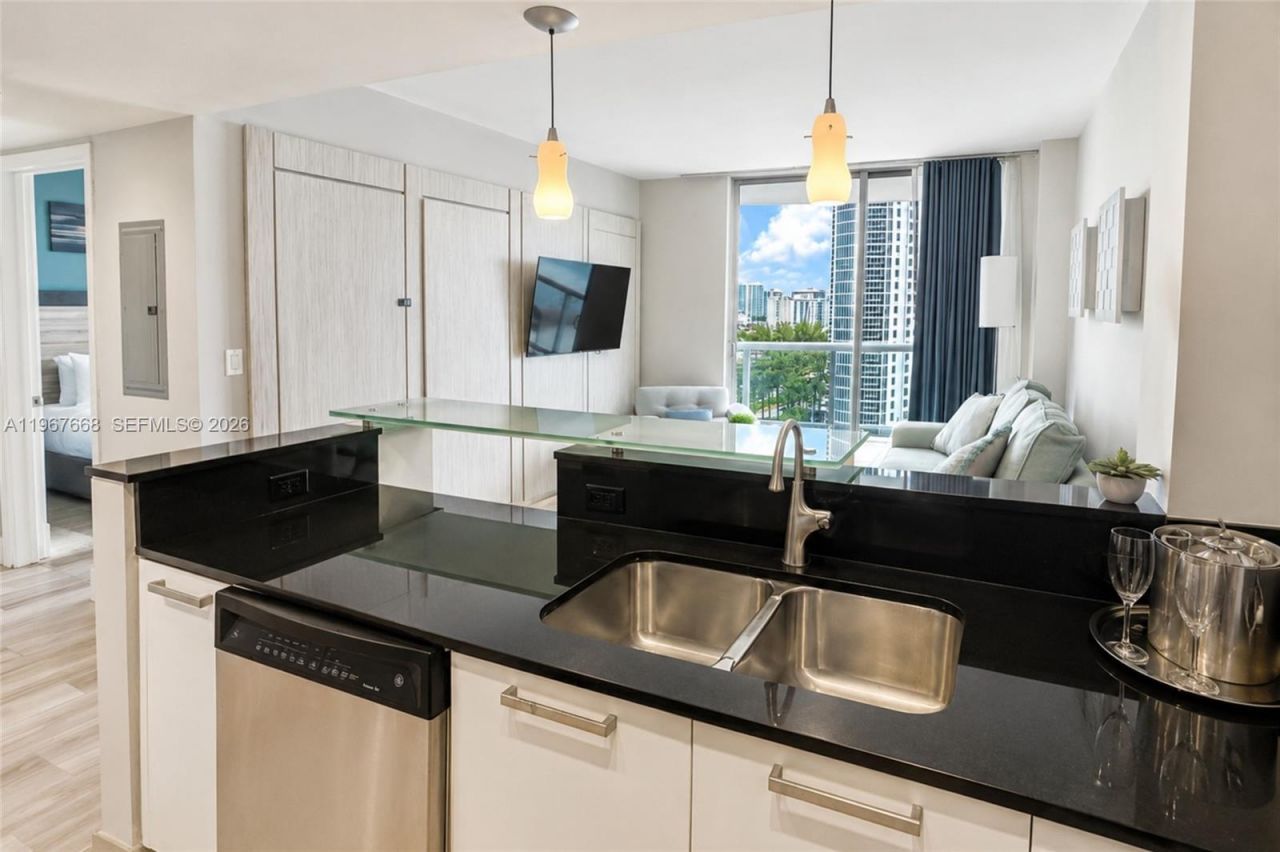 18683 Collins Ave, Unit 1404, Sunny Isles Beach, FL 33160 Photo