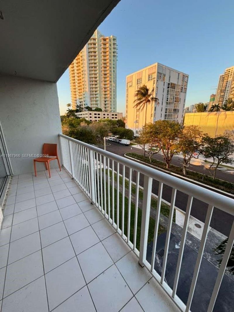 150 SE 25th Rd, Unit 4E, Miami, FL 33129 Photo