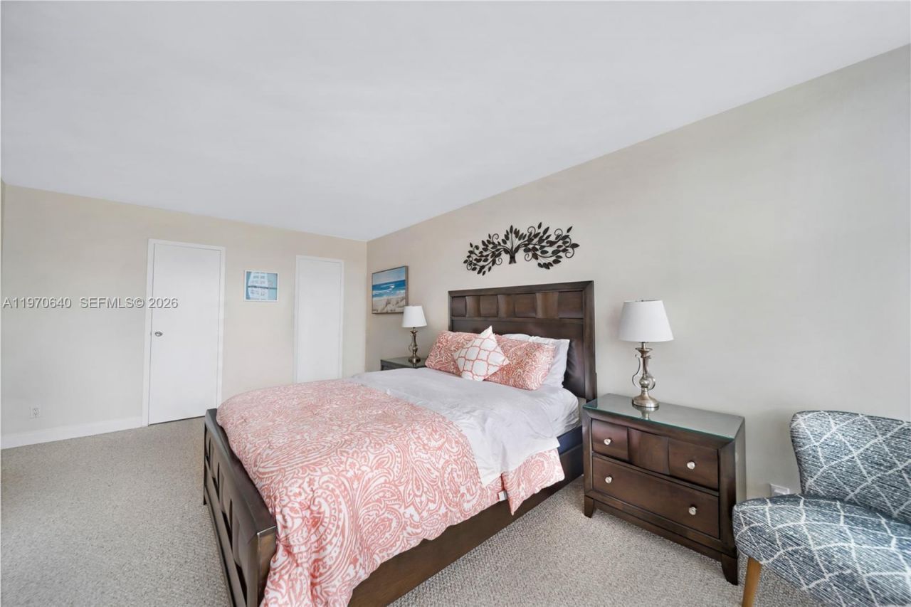 2017 S Ocean Dr, Unit 610, Hallandale Beach, FL 33009 Photo