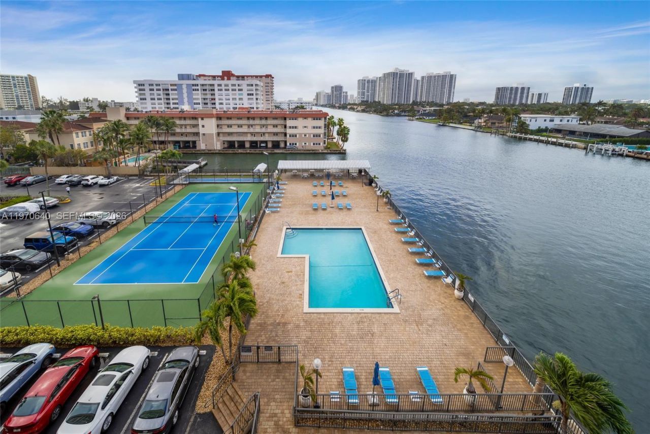 2017 S Ocean Dr, Unit 610, Hallandale Beach, FL 33009 Photo