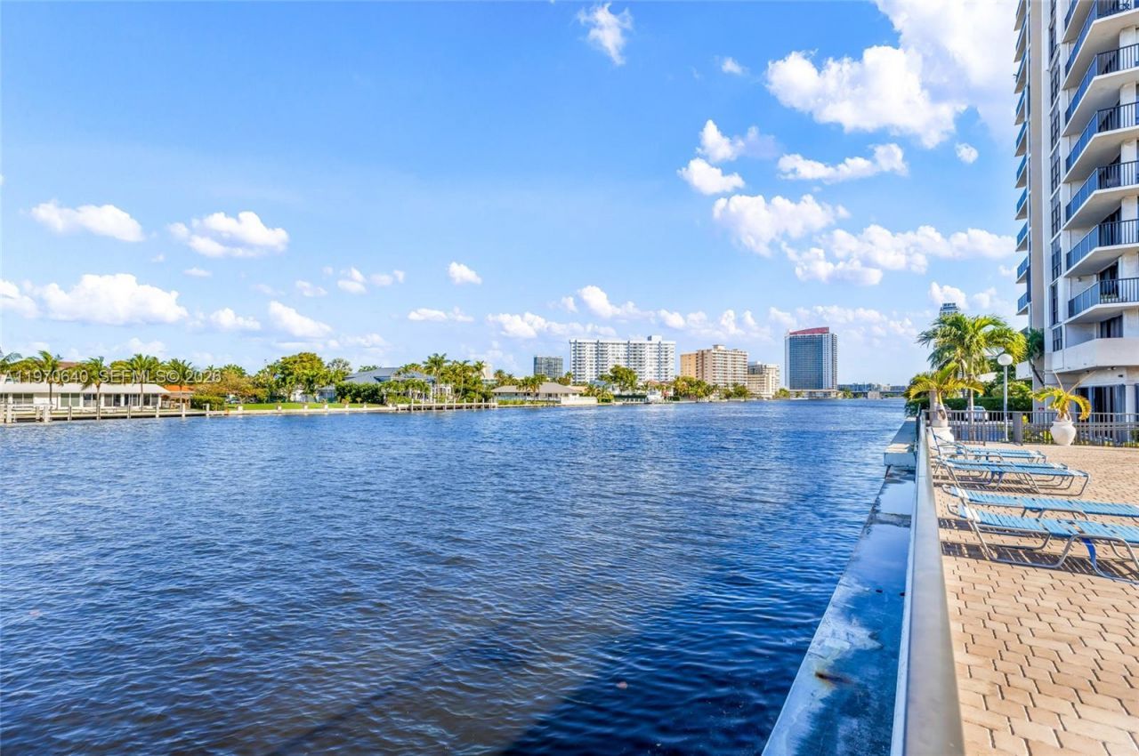 2017 S Ocean Dr, Unit 610, Hallandale Beach, FL 33009 Photo