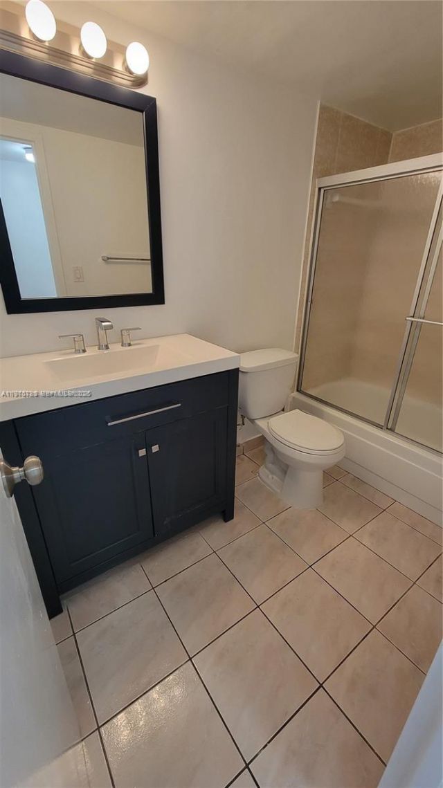 13155 Ixora Ct , Unit 311, North Miami, FL 33181 Photo