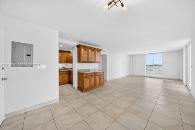 7928 West Dr , Unit 506, North Bay Village, FL 33141 Photo