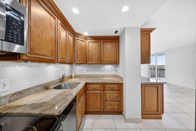 7928 West Dr , Unit 506, North Bay Village, FL 33141 Photo