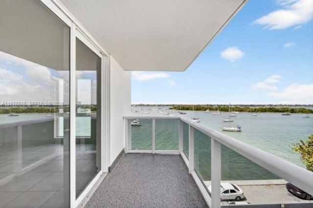 7928 West Dr , Unit 506, North Bay Village, FL 33141 Photo