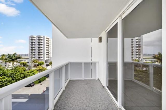 7928 West Dr , Unit 506, North Bay Village, FL 33141 Photo