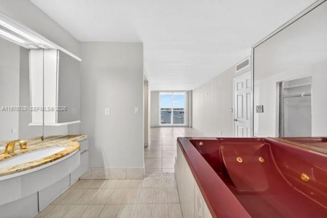 7928 West Dr , Unit 506, North Bay Village, FL 33141 Photo