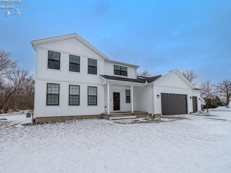 1990 E Lockwood, Port Clinton, OH 43452 Photo 2