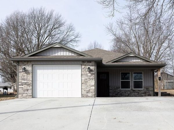 511 S 2nd Street, Odessa, MO 64076